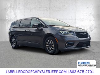 Used 2022 Chrysler Pacifica Touring-L w/ Uconnect Theater Family Group image 1