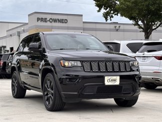 Used 2019 Jeep Grand Cherokee Altitude image 1