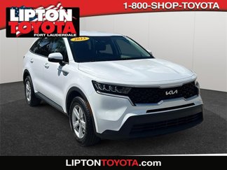 Used 2023 Kia Sorento LX image 1