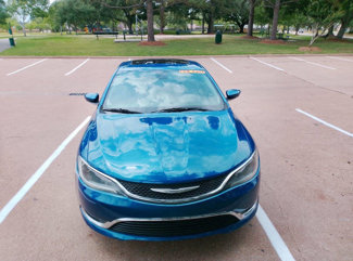 Used 2015 Chrysler 200 Limited w/ Convenience Group image 1