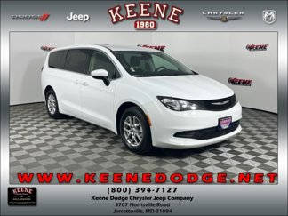 Used 2023 Chrysler Voyager LX image 1