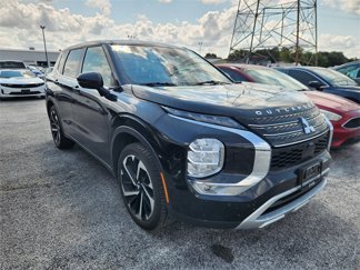 Used 2022 Mitsubishi Outlander SE image 1