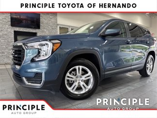 Used 2024 GMC Terrain SLE image 1
