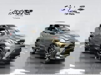 Used 2021 Toyota C-HR XLE image 1