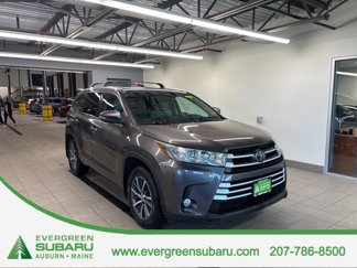 Used 2017 Toyota Highlander XLE image 1