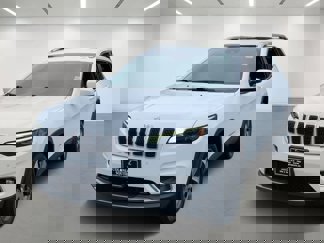 Used 2021 Jeep Cherokee Limited image 1
