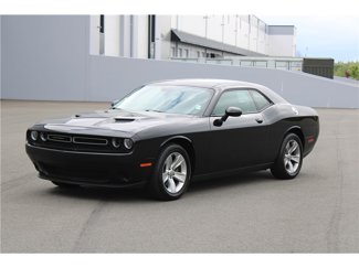 Used 2016 Dodge Challenger SXT image 1
