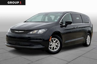 Used 2023 Chrysler Voyager LX image 1