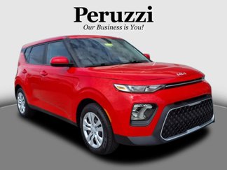 Used 2022 Kia Soul LX image 1