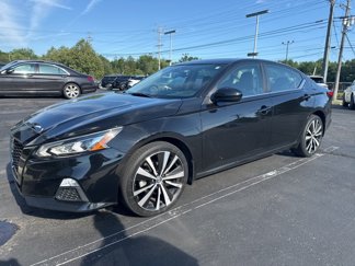 Used 2021 Nissan Altima 2.5 SR image 1