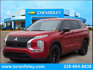 Used 2023 Mitsubishi Outlander SE image 1