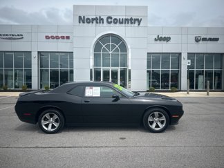 Used 2020 Dodge Challenger SXT image 1