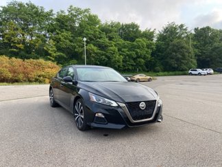 Certified 2022 Nissan Altima 2.5 SR image 1