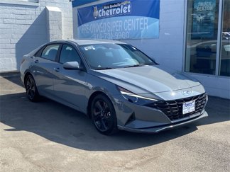 Used 2023 Hyundai Elantra SEL image 1
