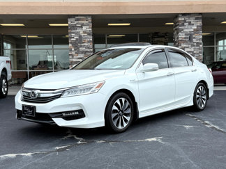 Used 2017 Honda Accord Touring image 1