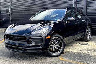 Certified 2025 Porsche Macan image 1