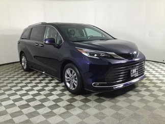 Used 2023 Toyota Sienna Platinum image 1