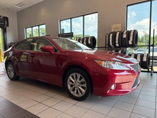 Used 2013 Lexus ES 300h image 1