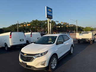 Used 2020 Chevrolet Equinox LS w/ LS Convenience Package image 1