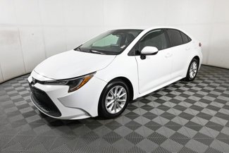 Used 2020 Toyota Corolla LE image 1