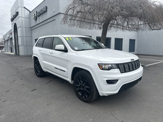 Used 2021 Jeep Grand Cherokee Laredo X image 1