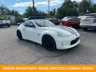 Used 2016 Nissan 370Z w/ Sport Package video 1