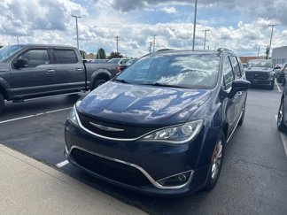 Used 2018 Chrysler Pacifica Touring-L image 1