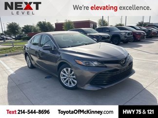 Used 2020 Toyota Camry LE image 1