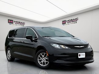 Used 2022 Chrysler Voyager LX image 1