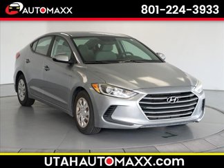 Used 2017 Hyundai Elantra SE image 1