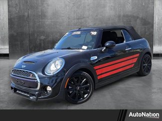 Used 2018 MINI Cooper S image 1