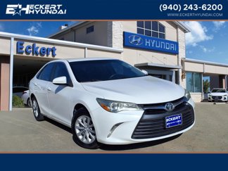 Used 2016 Toyota Camry LE image 1