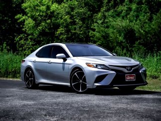 Used 2019 Toyota Camry XSE image 1