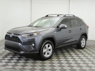 Used 2020 Toyota RAV4 XLE image 1