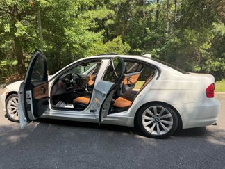 Used 2011 BMW 328i xDrive Sedan image 1