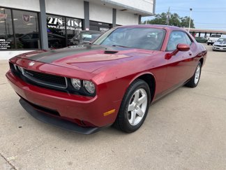 Used 2010 Dodge Challenger SE image 1