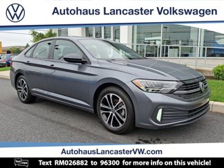 Used 2024 Volkswagen Jetta Sport image 1