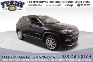 Used 2023 Jeep Compass Latitude image 1