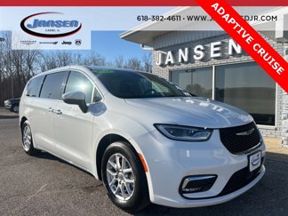 Used 2023 Chrysler Pacifica Touring-L image 1