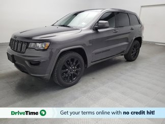 Used 2017 Jeep Grand Cherokee Altitude image 1
