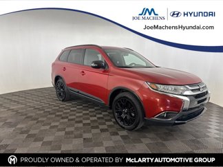 Used 2018 Mitsubishi Outlander LE image 1