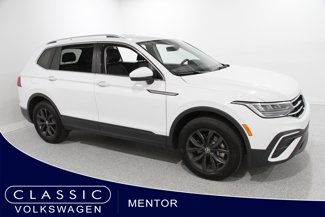 Certified 2024 Volkswagen Tiguan SE image 1