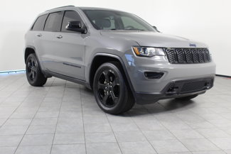 Used 2019 Jeep Grand Cherokee Laredo image 1