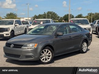 Used 2013 Volkswagen Jetta SE image 1