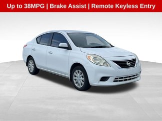 Used 2012 Nissan Versa SV image 1