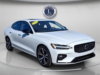 Certified 2025 Volvo S60 B5 Core image 1