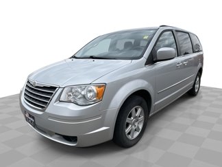 Used 2010 Chrysler Town & Country Touring image 1