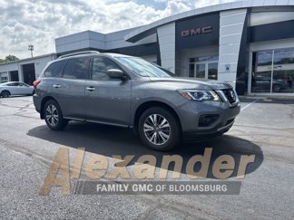 Used 2017 Nissan Pathfinder SL w/ Trailer Tow Package image 1