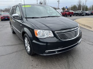 Used 2014 Chrysler Town & Country Touring-L image 1