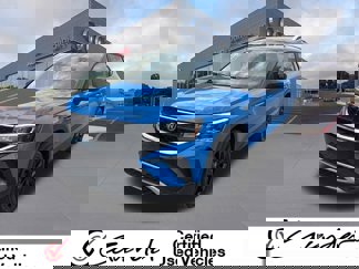 Used 2023 Volkswagen Taos SE w/ Panoramic Sunroof Package image 1